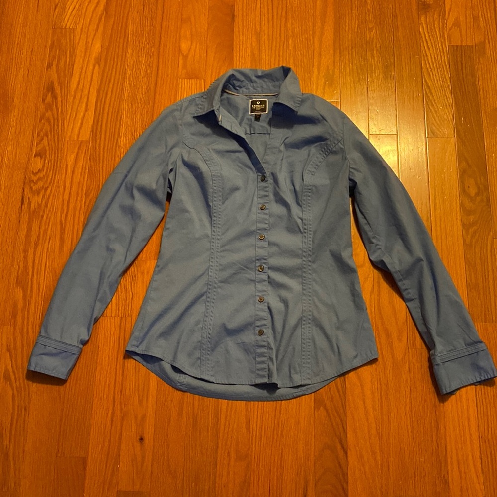 Express The Essential Shirt size Small